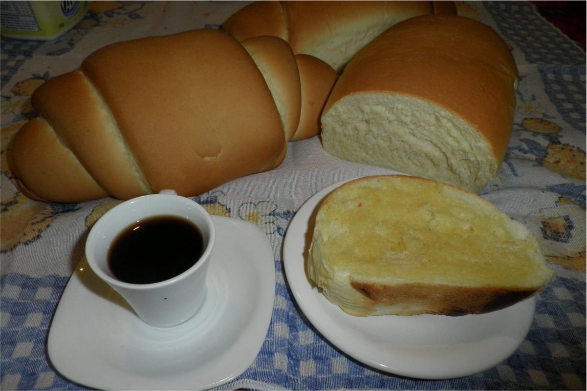 Pão caseiro fofinho econômico e delicioso receita para seu café da manhã ou lanche da tarde