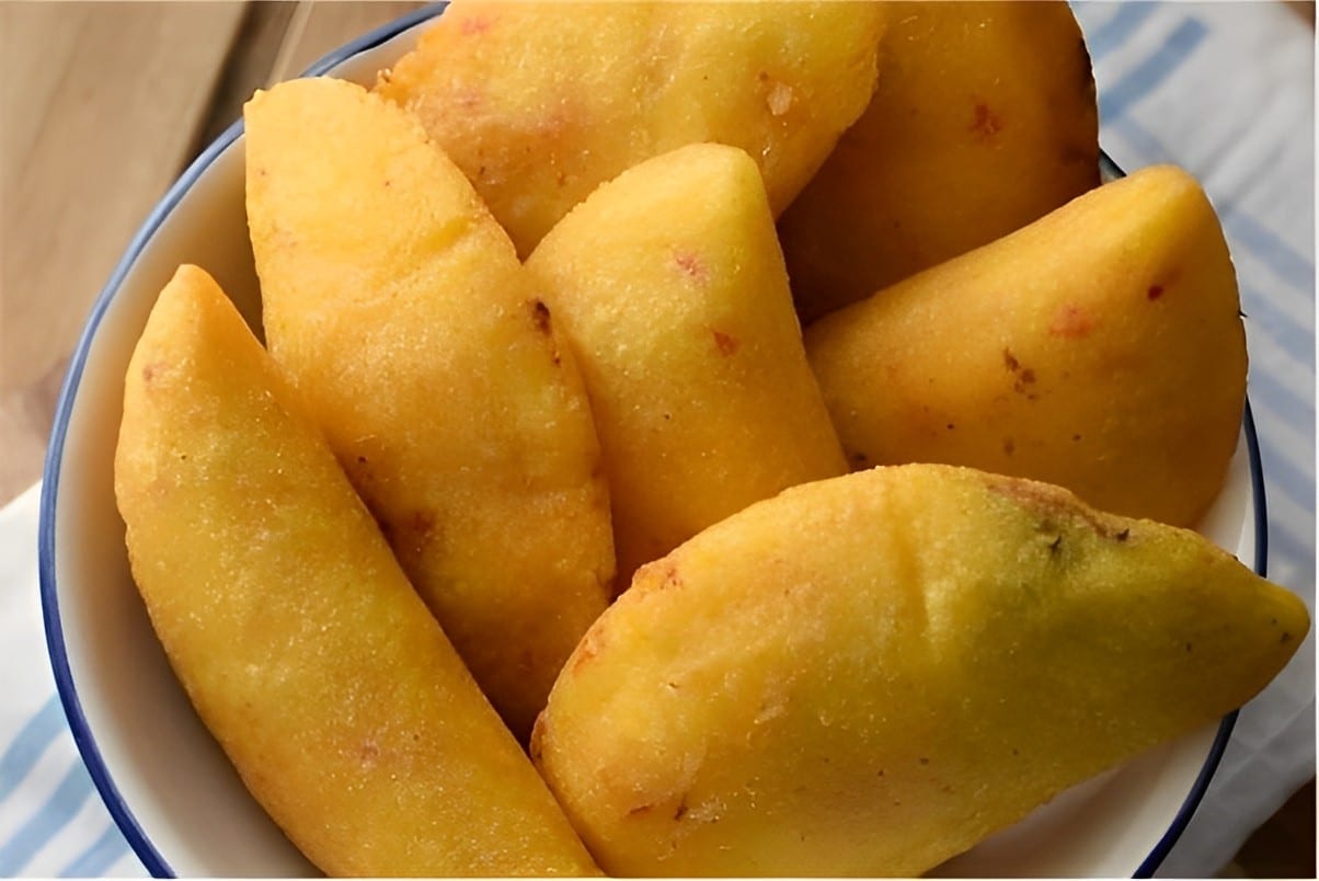Pastel da roça um pastel de mandioca recheado com carne perfeito para família ou para vender