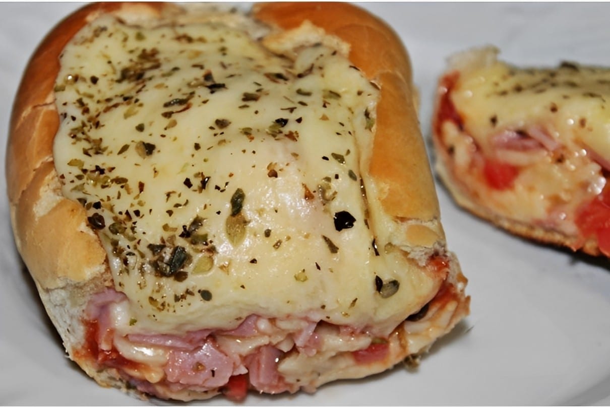 Pizza no pão francês prática e rápida de fazer uma ótima dica para seu lanche ou jantar