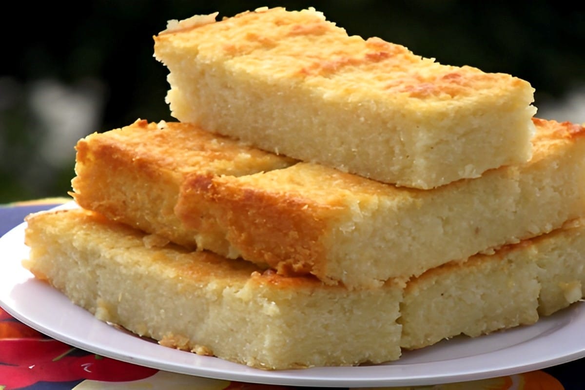 Bolo de aipim sem farinha prático e fácil uma delícia para seu lanche ou café