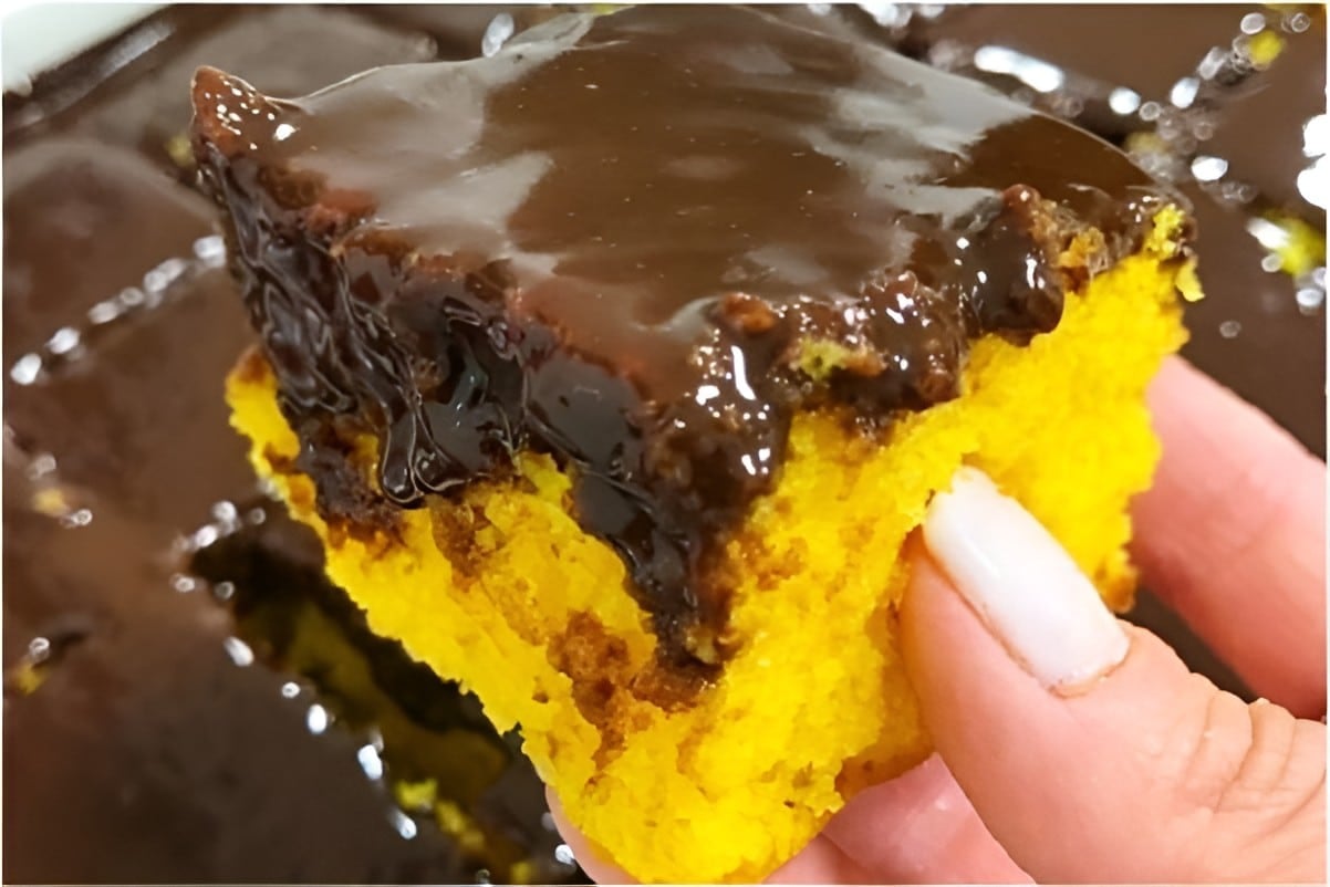 Bolo de cenoura com cobertura de chocolate o bolo mais amado do Brasil
