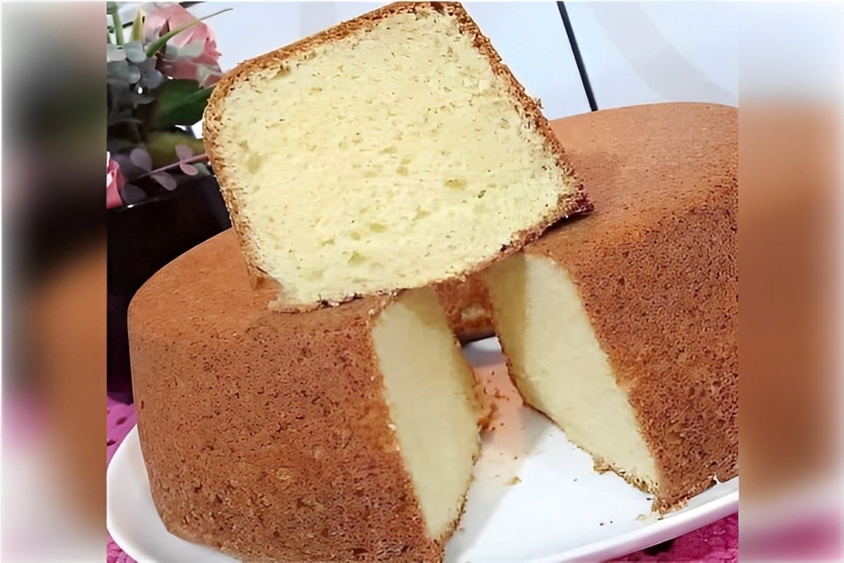 Bolo de creme de leite macio fofinho e delicioso para seu café ou lanche