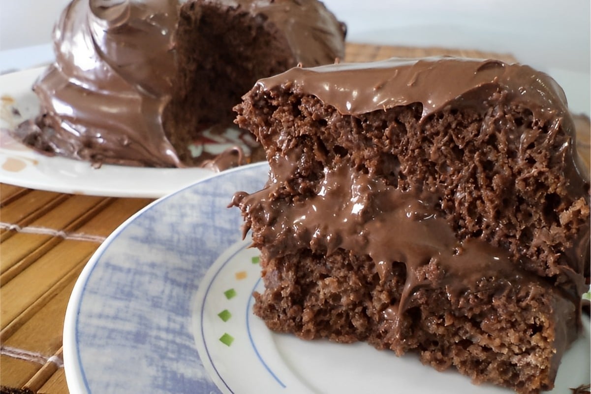Bolo de iogurte com creme de avelã um bolo fácil e delicioso