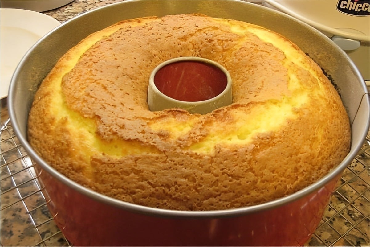 Bolo de laranja da fazenda um bolo fácil e delicioso para seu café ou lanche da tarde