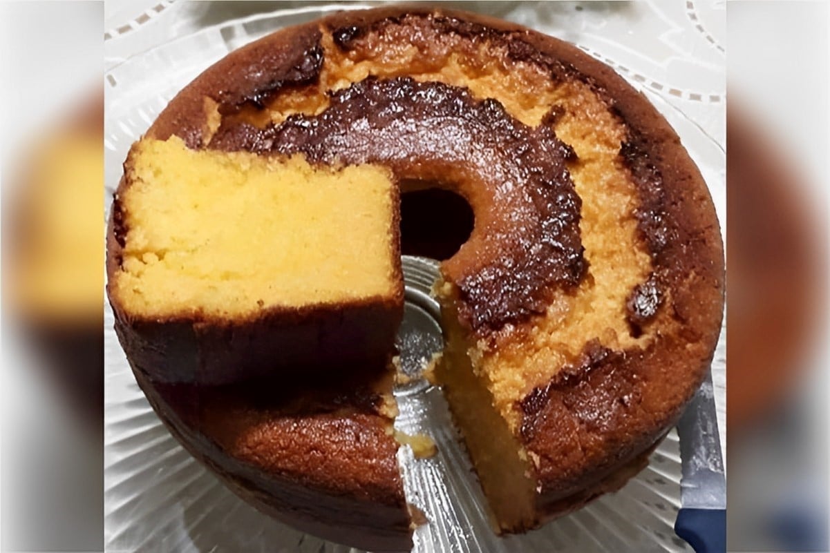 Bolo de milho fácil feito com milho de latinha delicioso e perfeito para seu lanche ou café