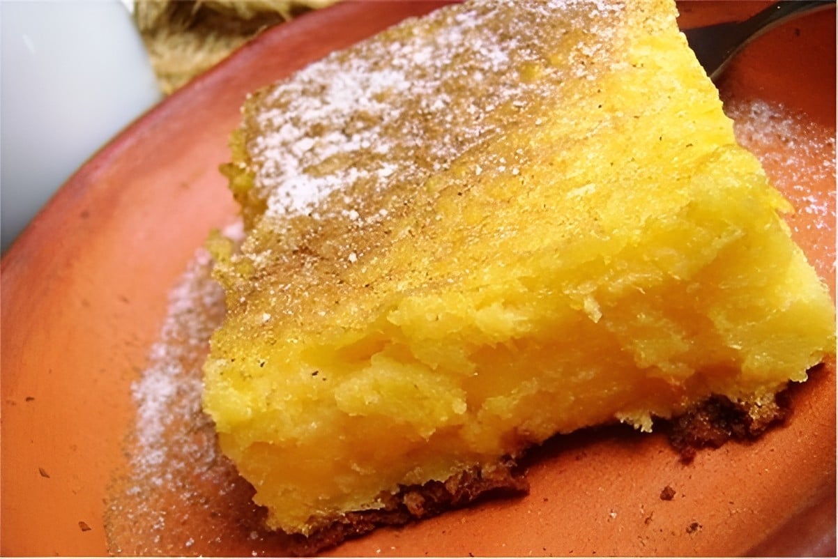 Bolo de milho delicioso com milho de lata flocos de milho leite condensado e leite de coco