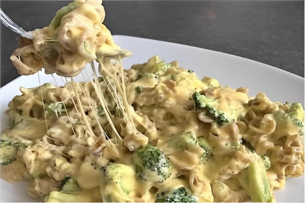 Macarrão cremoso com brócolis e bacon diferente e delicioso para fazer hoje mesmo
