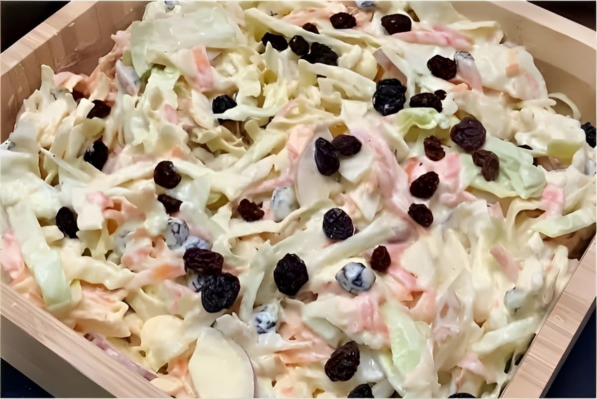 Salada de repolho americana com creme de leite faço sempre em casa e todo mundo adora