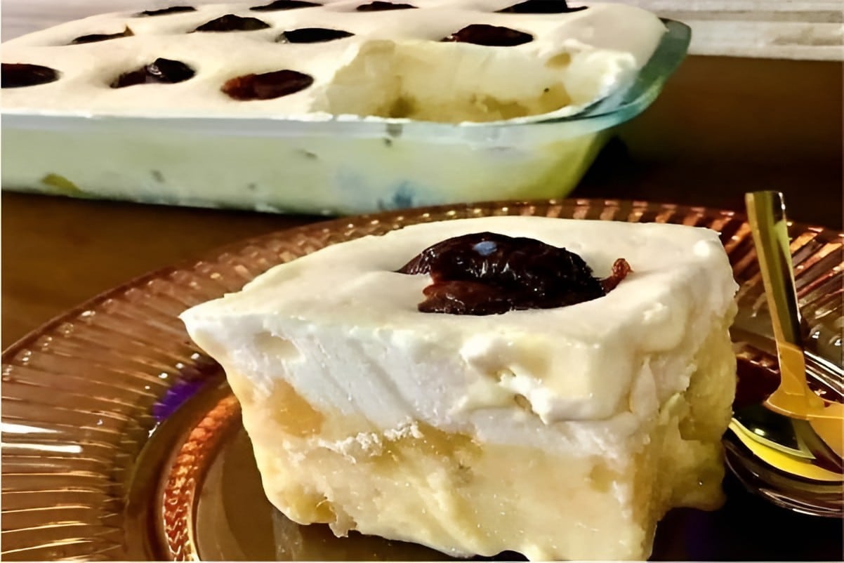 Torta gelada de abacaxi e ameixa uma sobremesa diferente e deliciosa