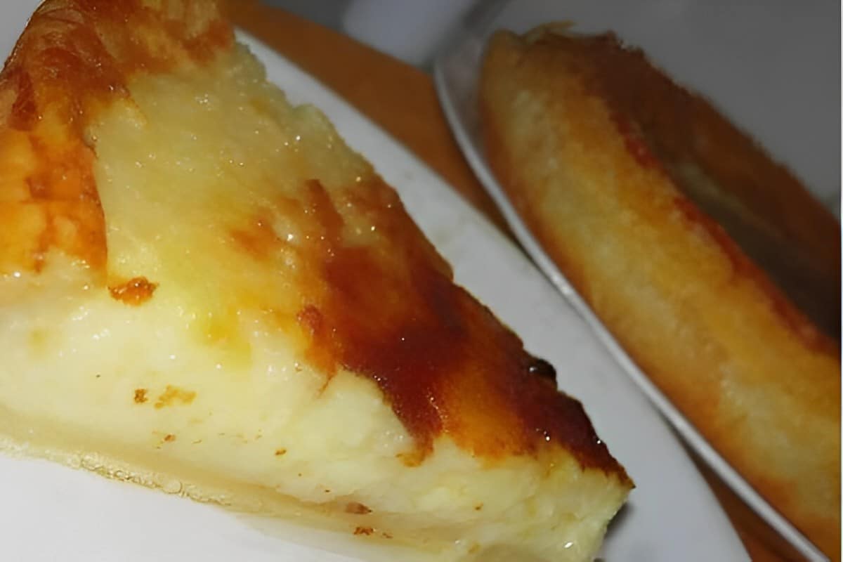 Bolo queijadinha de liquidificador simples é só bater os ingredientes e assar
