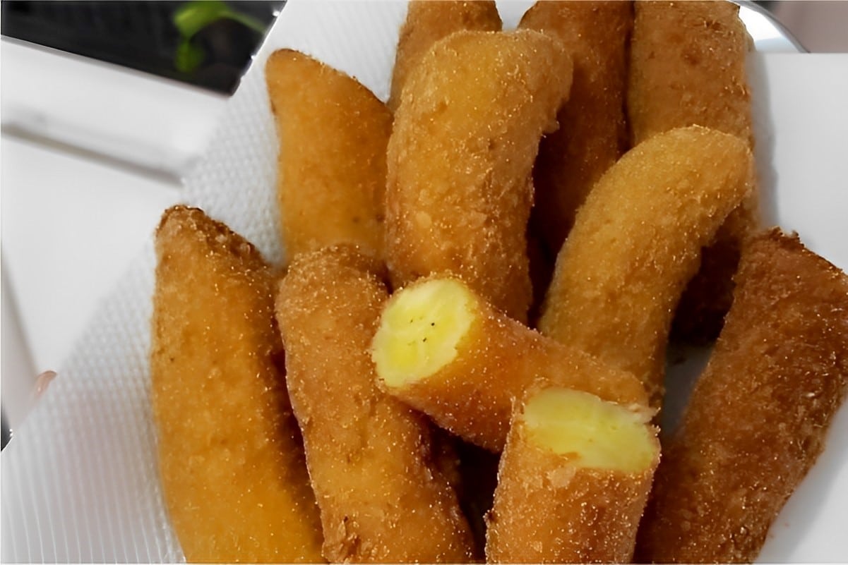 Banana à milanesa de restaurante brasileiro perfeita para acompanhar a sua refeição