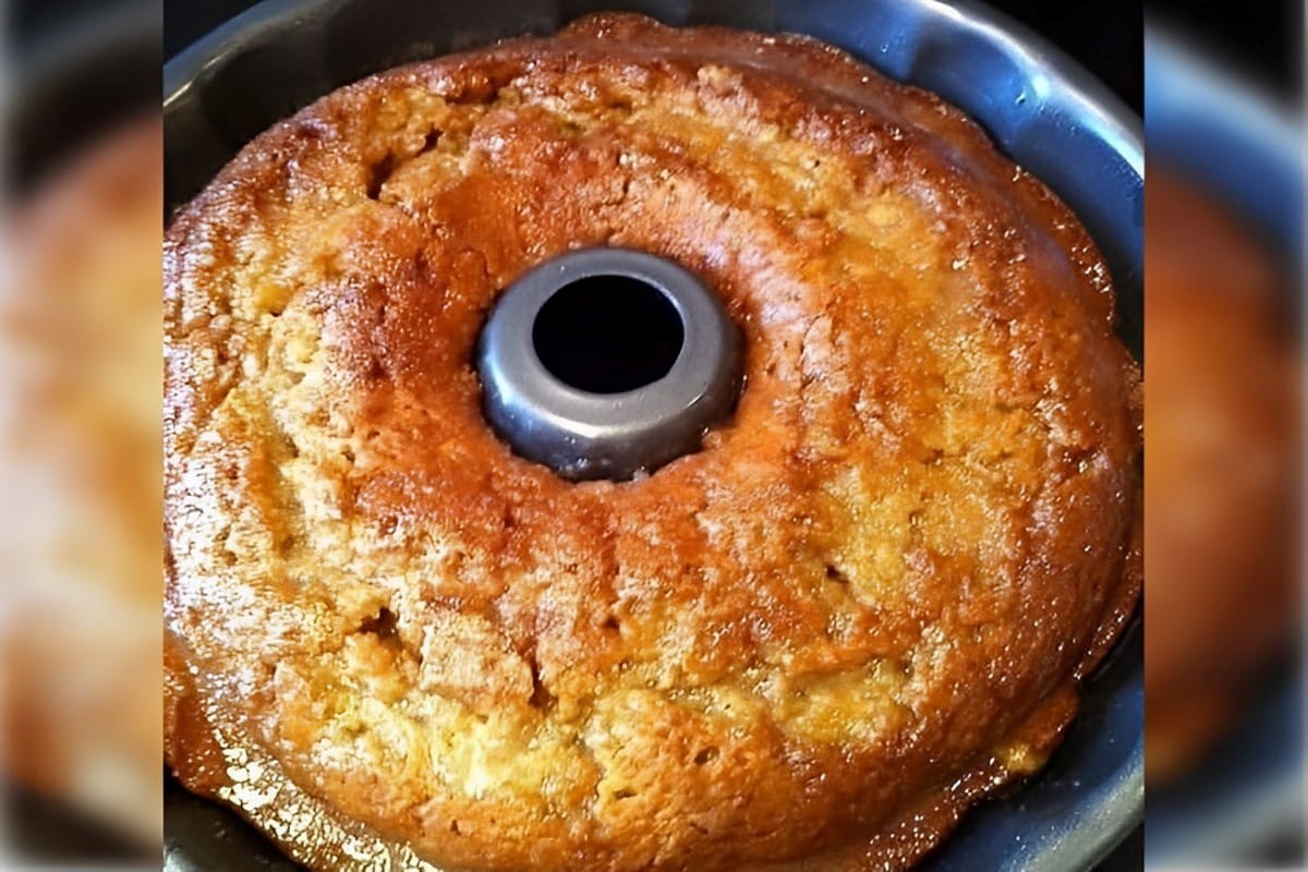 Bolo de banana fit sem açúcar bem fofinho e molhadinho uma delícia