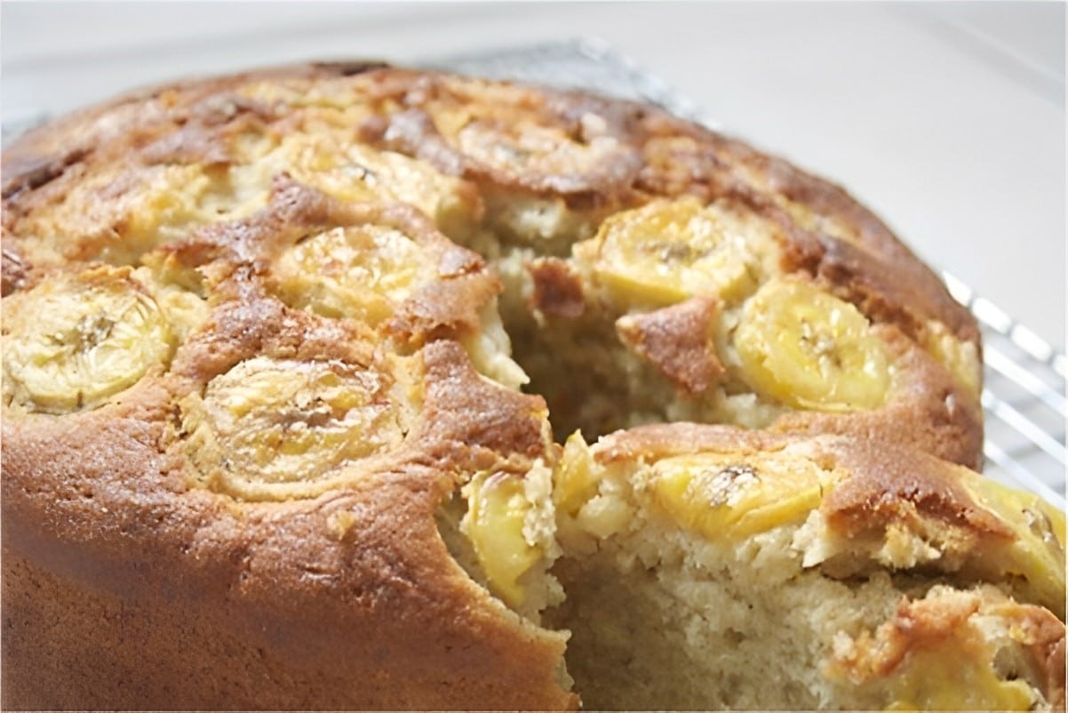 Bolo de banana com aveia sem farinha sem leite e fica uma delícia