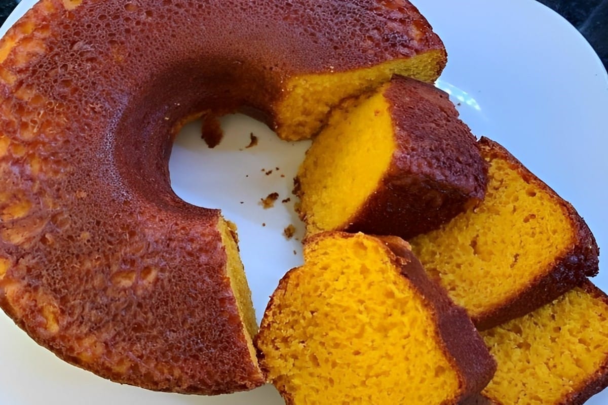 Bolo de cenoura da vovó um bolo molhadinho e gostoso para seu lanche