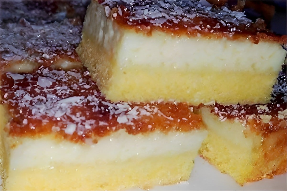 Bolo de fubá cremoso com coco feito no liquidificador é só bater e levar ao forno