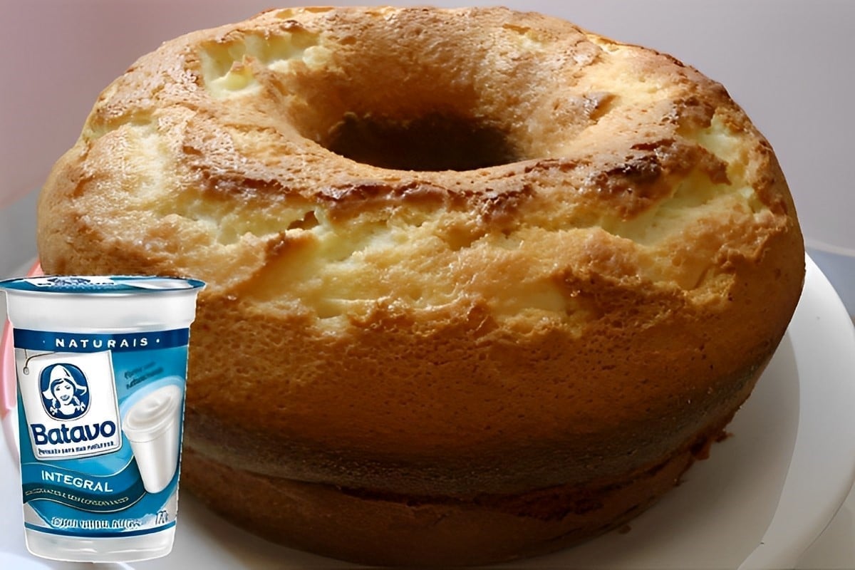 Bolo de iogurte um bolo fofinho que desmancha na boca perfeito para seu lanche ou café