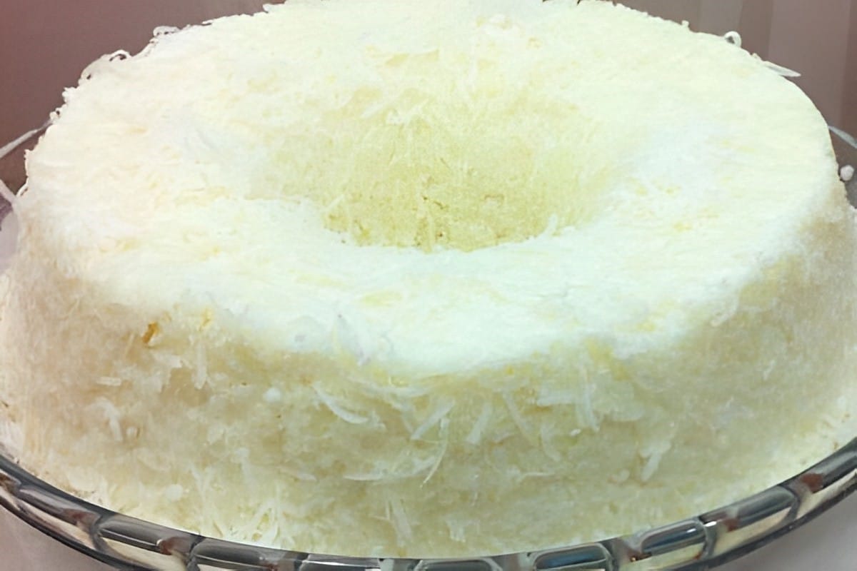 Bolo de tapioca que não vai ao forno basta misturar os ingredientes e levar para geladeira