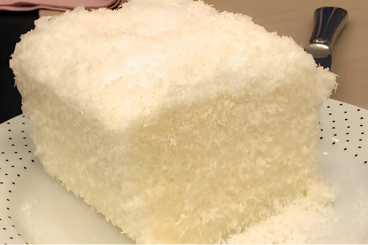 Bolo de tapioca gelado ele não vai ao forno é simples e prático de preparar