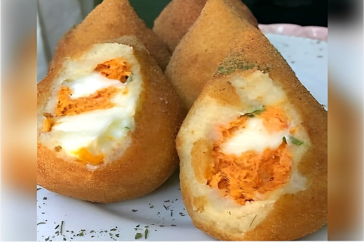 Coxinha cremosa deliciosa essa receita eu aprendi com a salgadeira mais conhecida da cidade