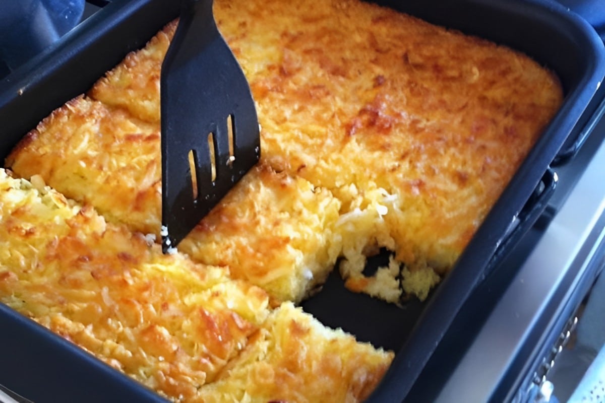Mané pelado tradicional um bolo de mandioca simples e fácil de preparar
