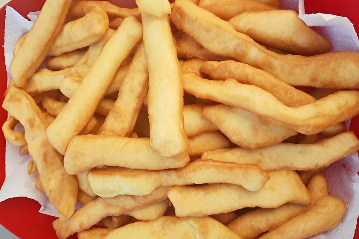 Massinha frita ou bolinho de espichar igual vovó fazia quando eu era criança uma delícia