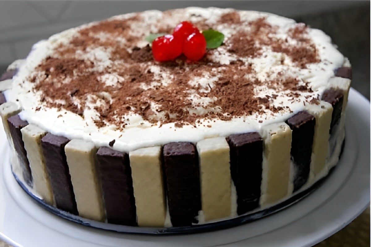 Torta de Bis uma sobremesa 3 em 1 prática e perfeita para o final de semana