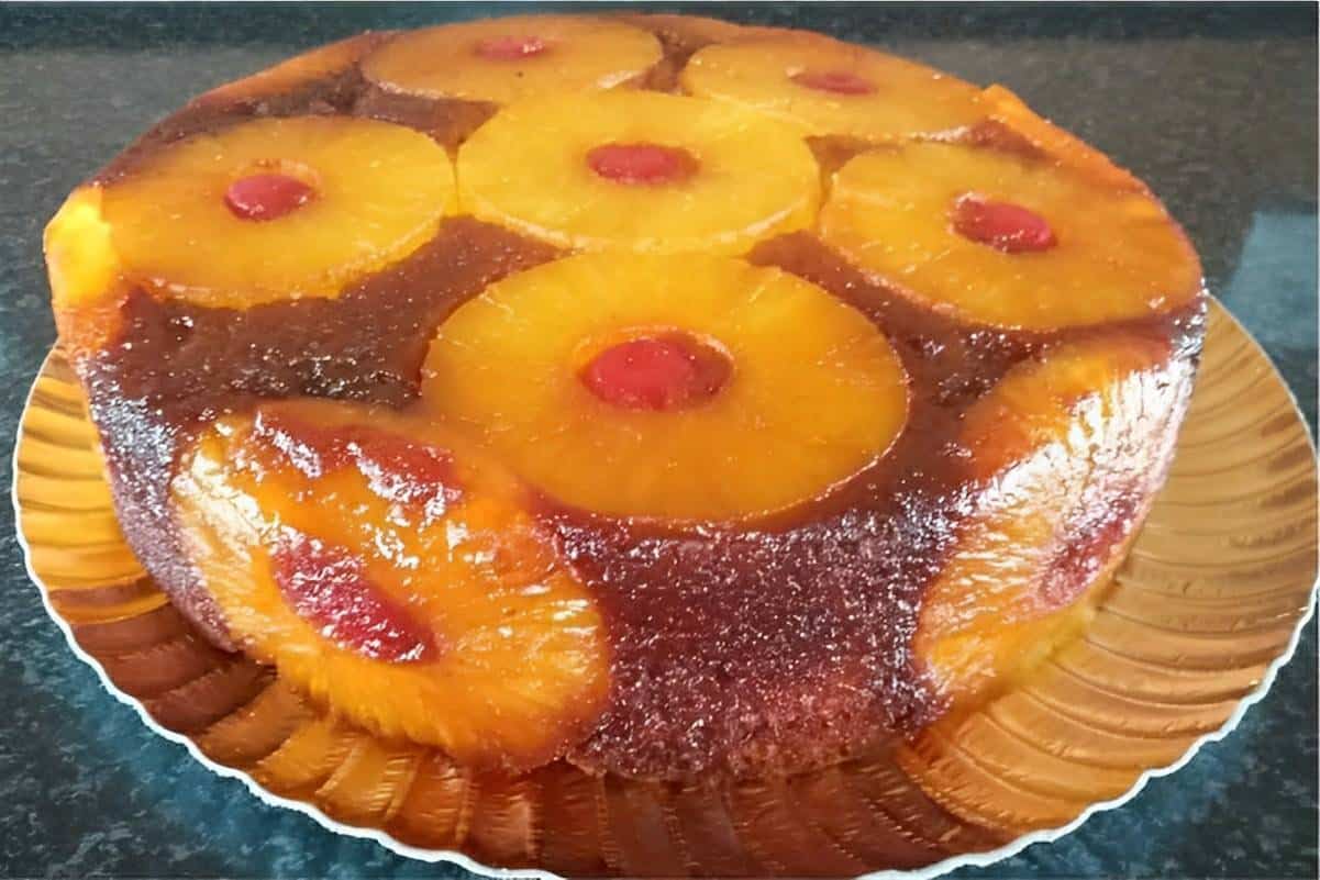 Bolo de abacaxi caramelizado maravilhoso um lanche perfeito para suas tardes