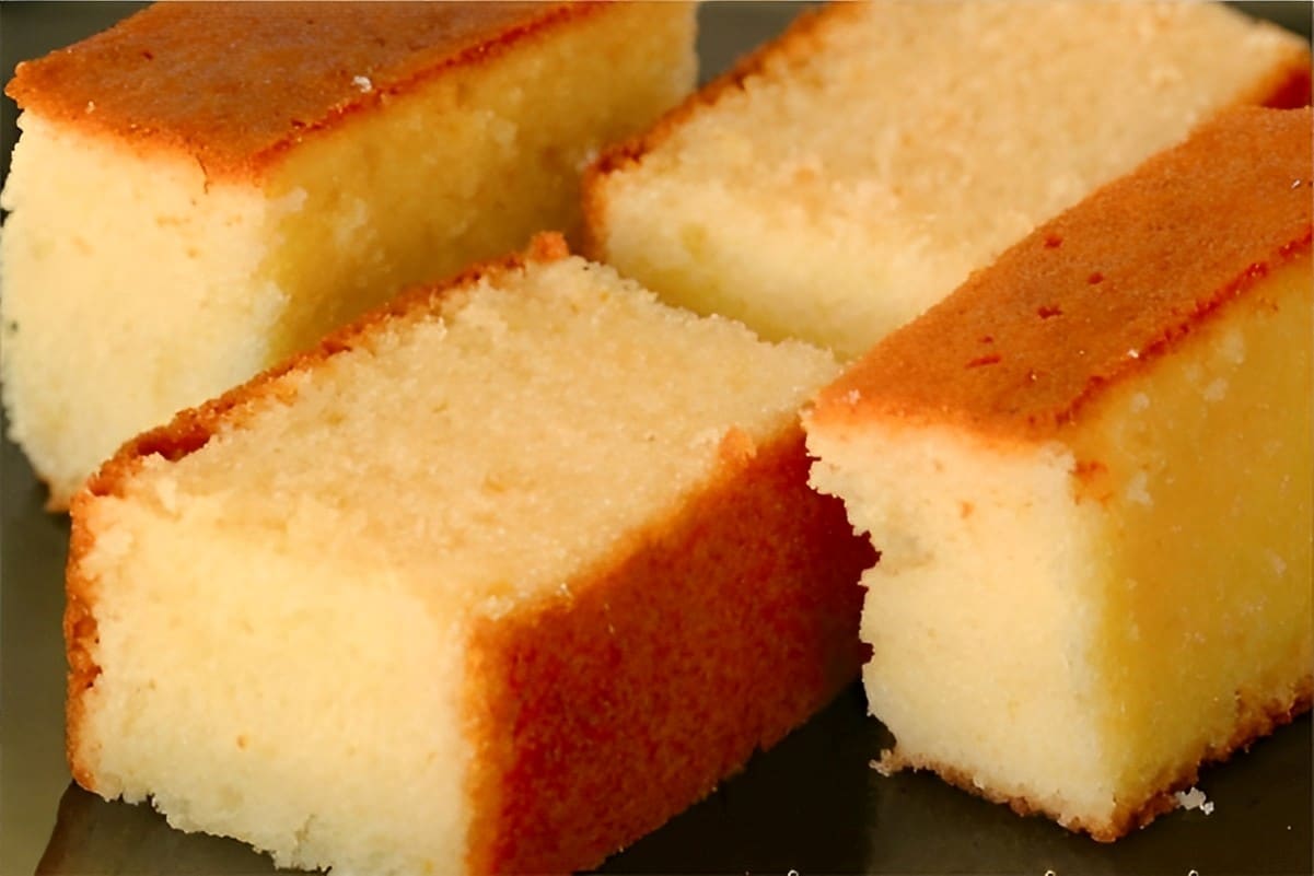 Bolo de manteiga simples e fácil para comer com café ou no lanche uma delícia