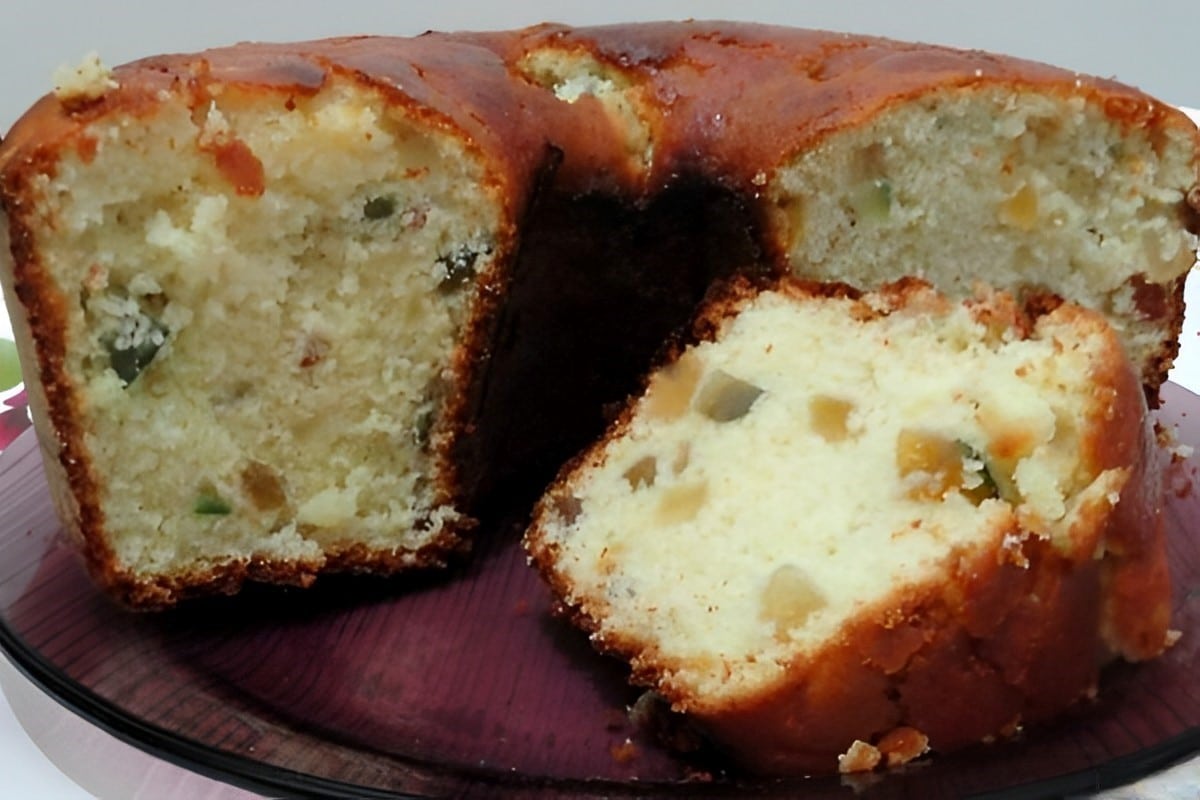 Bolo de natal um bolo amanteigado com frutas cristalizadas delicioso em qualquer época
