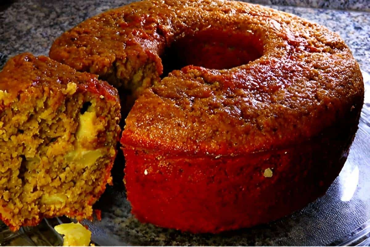 Bolo integral de aveia com maçã um bolo nutritivo e leve para seu café ou lanche