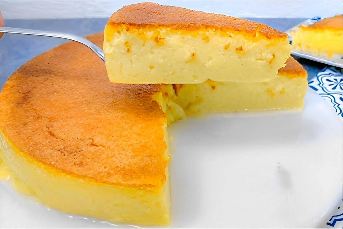 Bolo mole de fubá um bolo tão cremoso que parece um pudim feito com fubá uma delícia