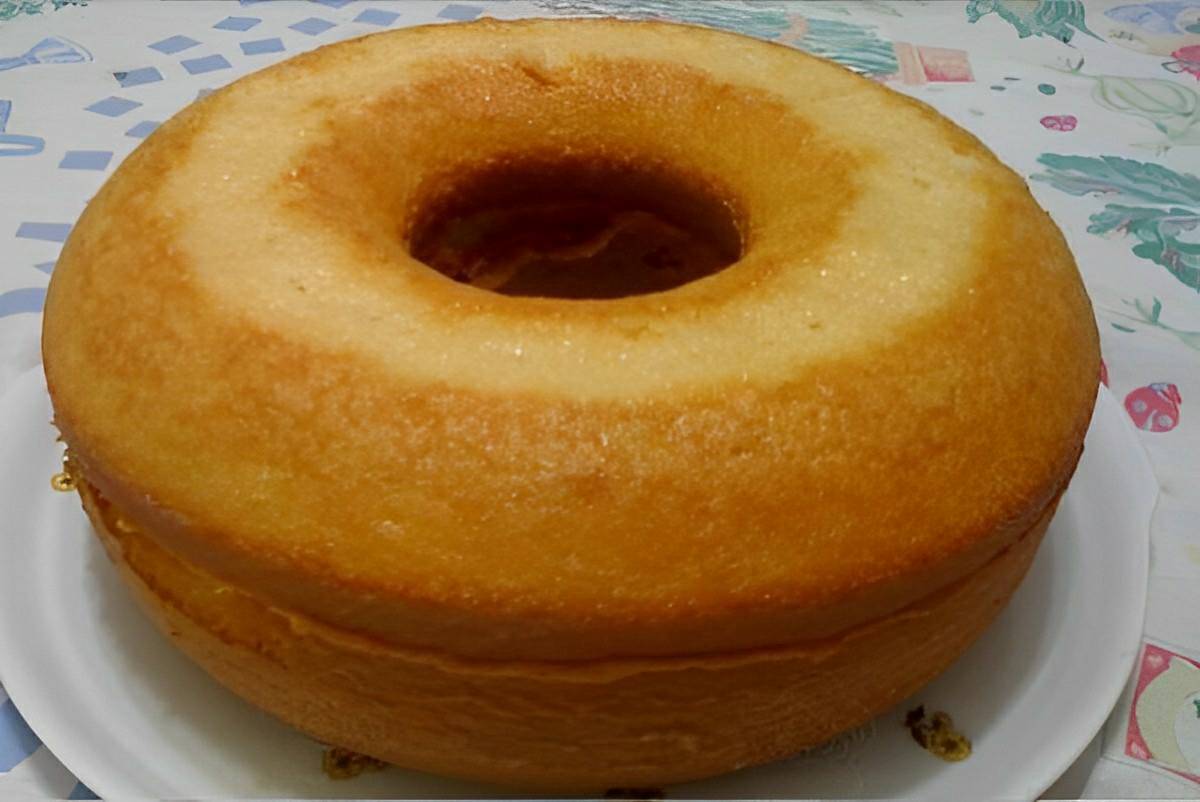 Bolo simples da vovó com apenas 3 ingredientes perfeito para acompanhar seu café ou chá