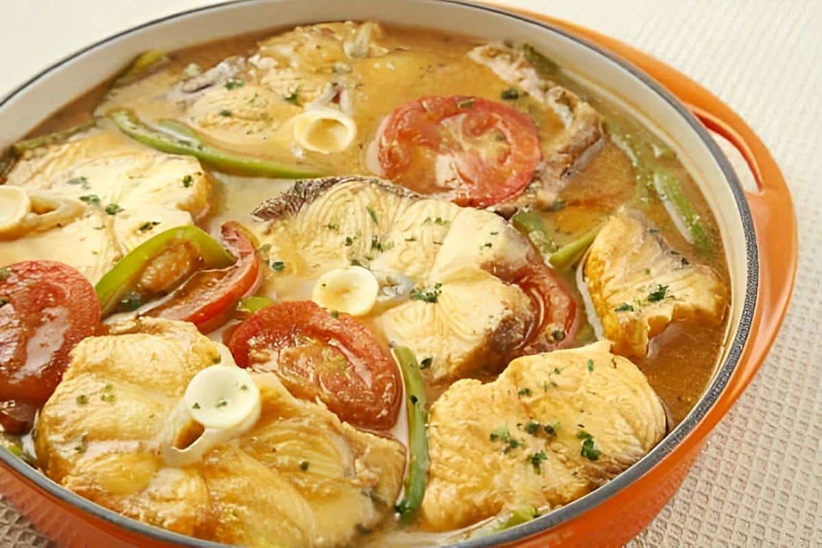 Cação ao molho uma receita fácil e deliciosa feita com um peixe barato