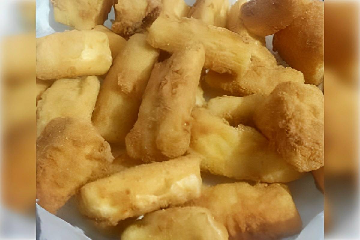 Mandioca frita á milanesa crocante por fora e macia por dentro uma delícia