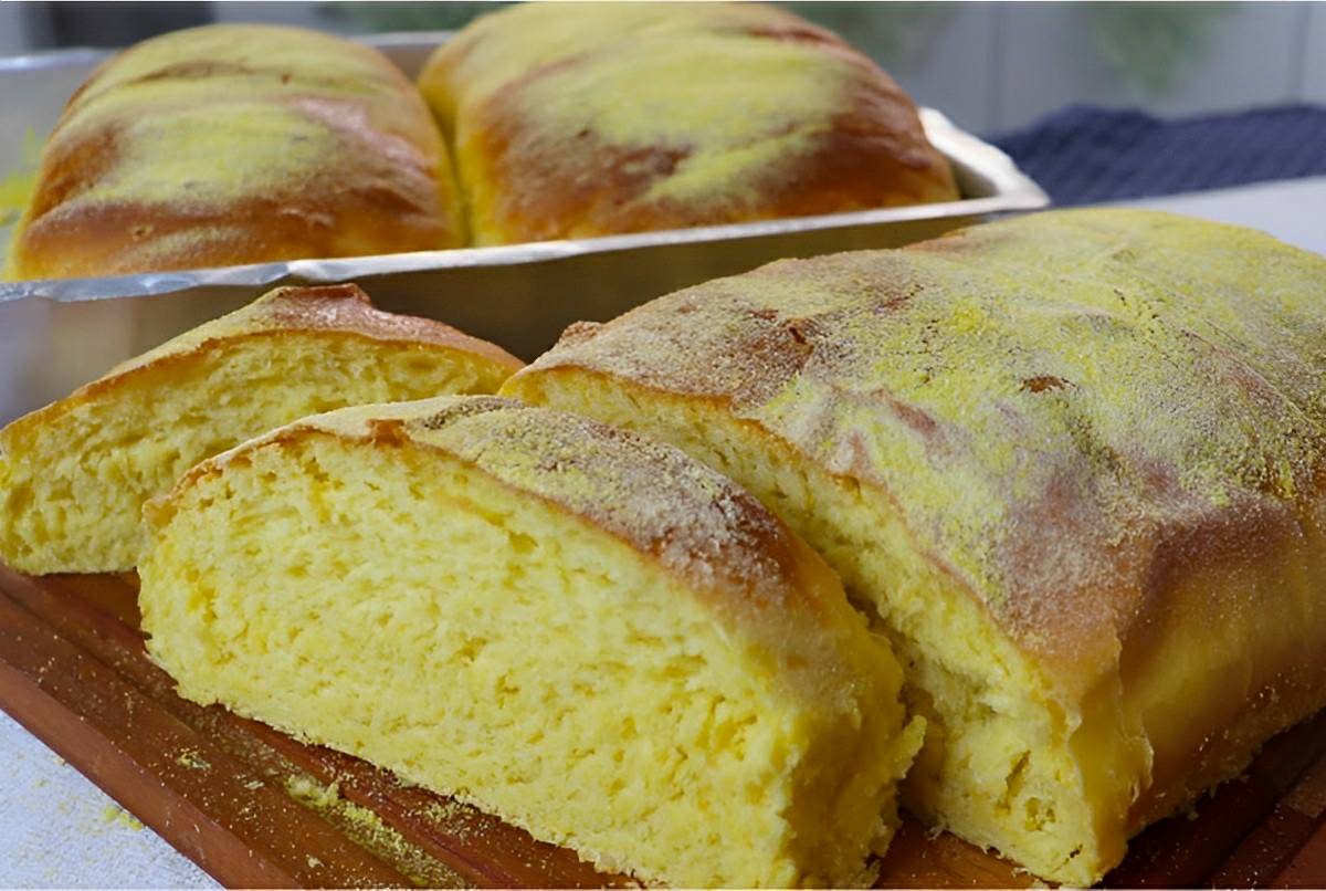 Pão de milho fácil e delicioso perfeito para o seu café da manhã ou lanche da tarde
