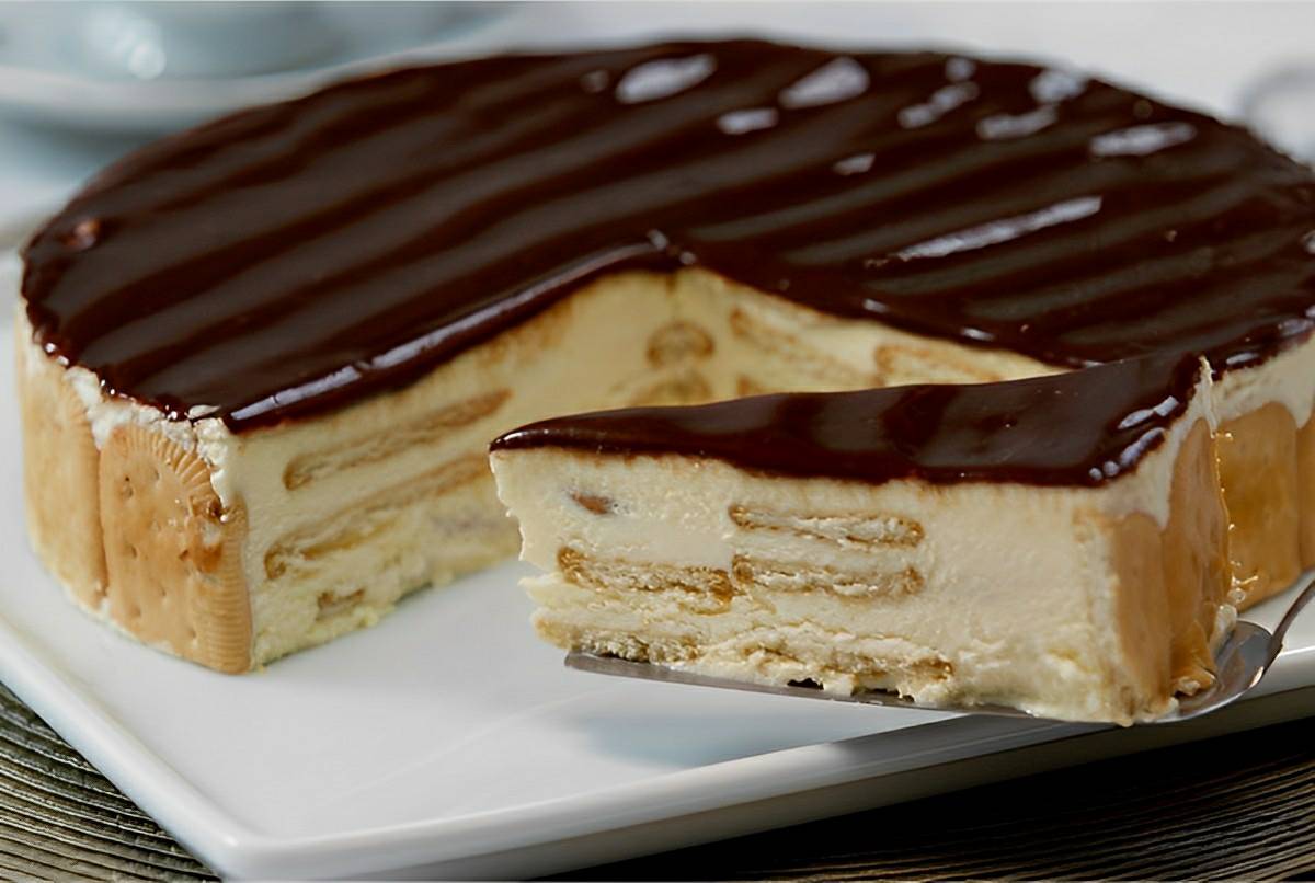 Torta alemã fácil uma sobremesa chique maravilhosa para o seu natal
