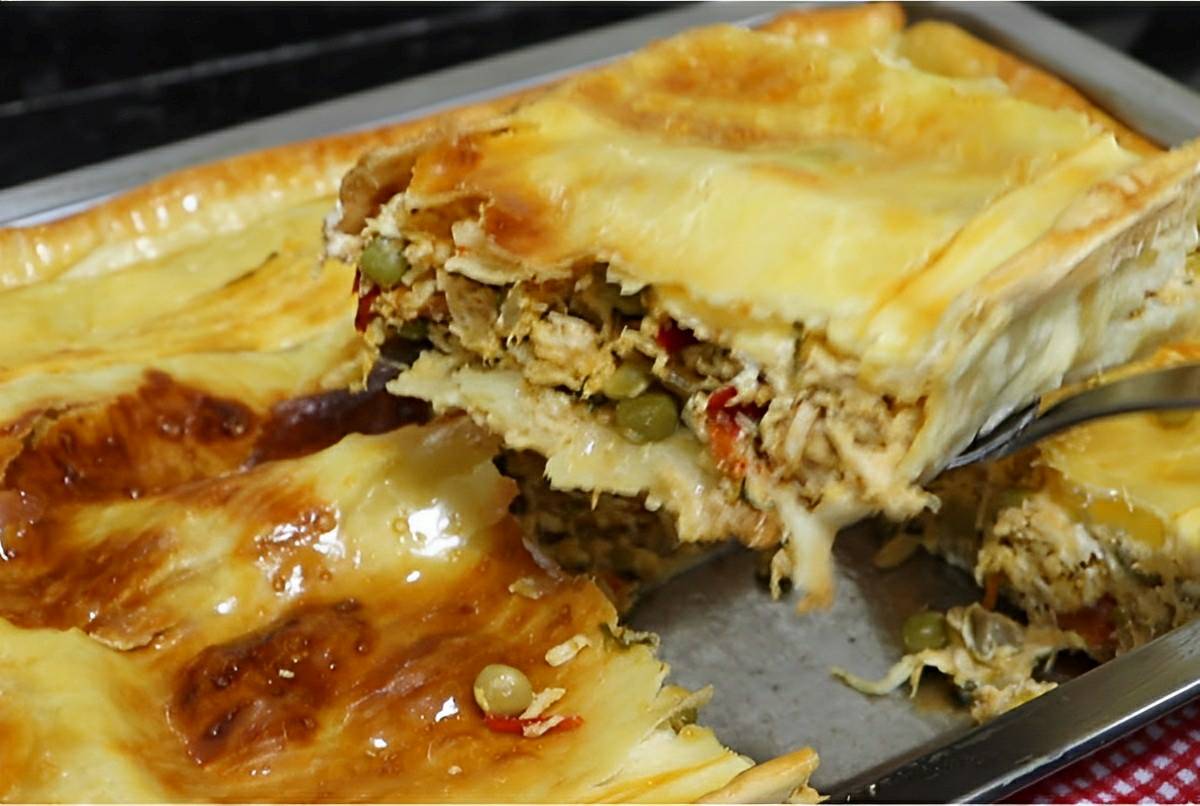 Torta com massa de pastel uma torta muito prática e que fica pronta em minutos