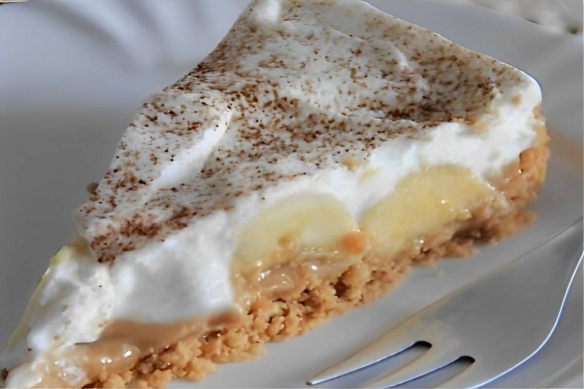 Torta de banana banoffee uma combinação de doce de leite com banana que fica divina