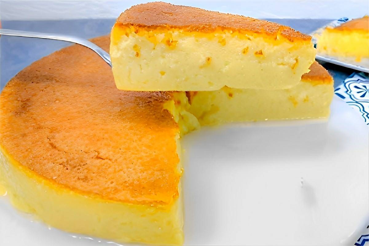 Bolo mole de fubá bem cremoso chega a parecer um pudim perfeito para o café ou lanche