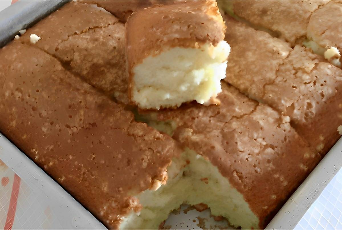 Bolo simples ou bolo de nada um bolo saboroso perfeito para acompanhar seu café ou lanche