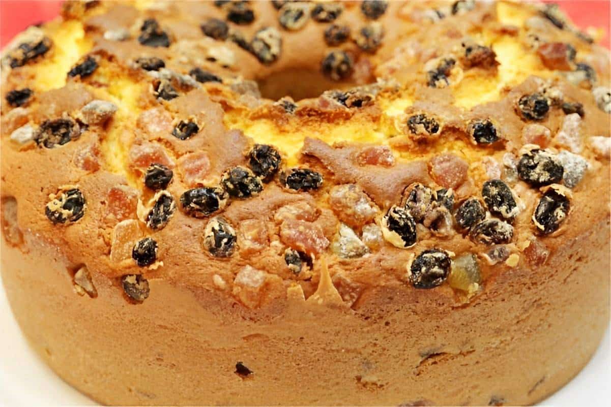 Bolotone de natal uma mistura de bolo com panetone fofinho e delicioso sua família vai amar