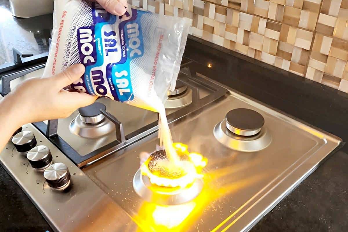 Como limpar as bocas do fogão com sal de cozinha e deixá-las mais fortes