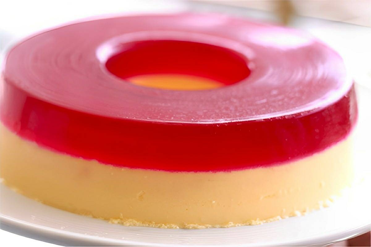 Sobremesa de gelatina com 2 ingredientes perfeita para quem não quer perder tempo
