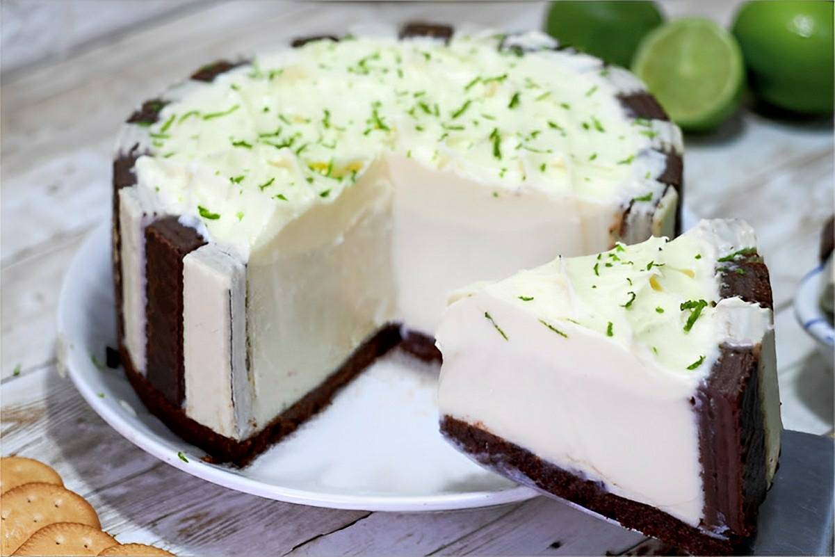 Torta de limão com Bis uma sobremesa azedinha deliciosa e muito fácil pra fazer no seu natal