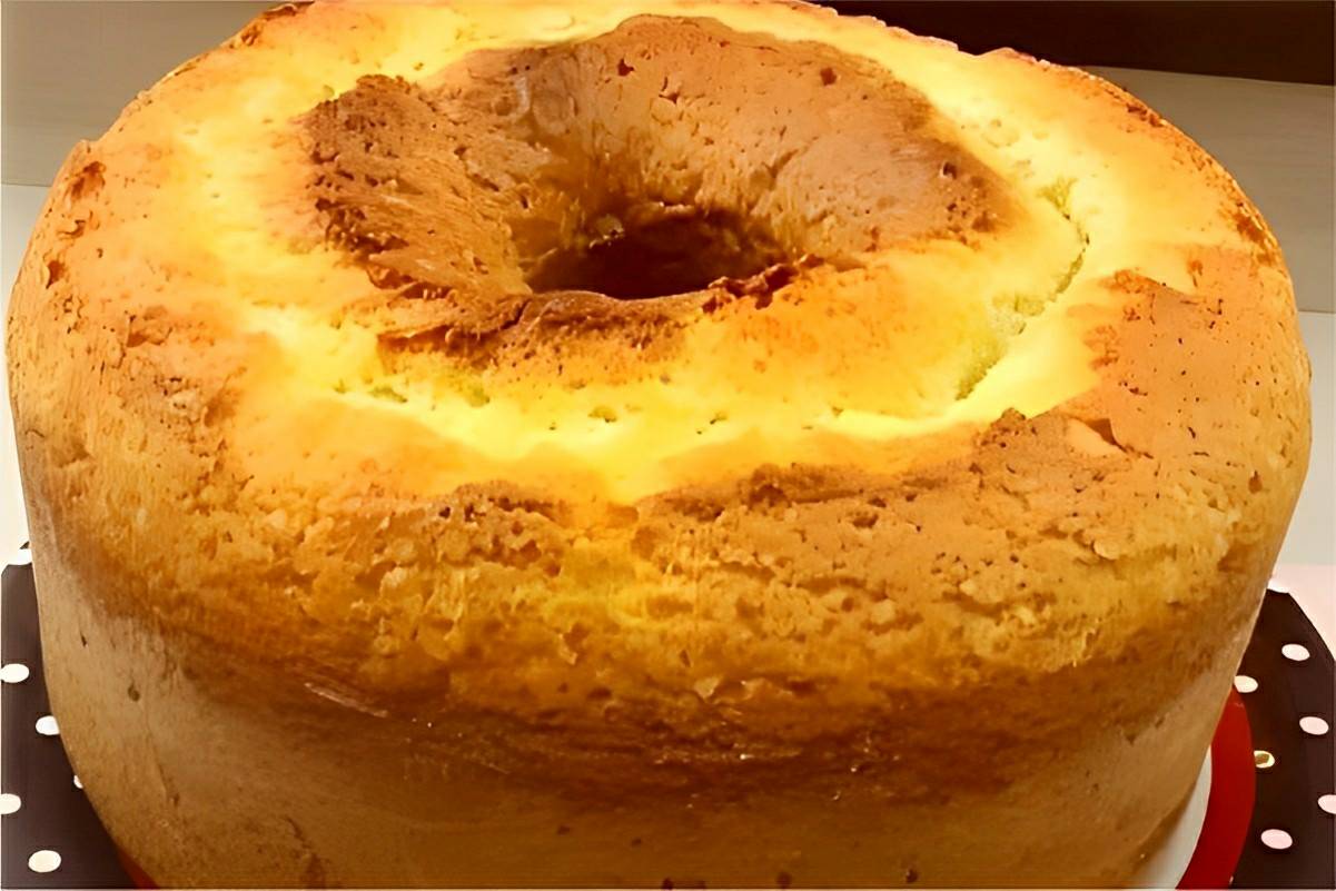 Bolo 5 copos um bolo muito fácil feito com ingredientes que você tem no armário