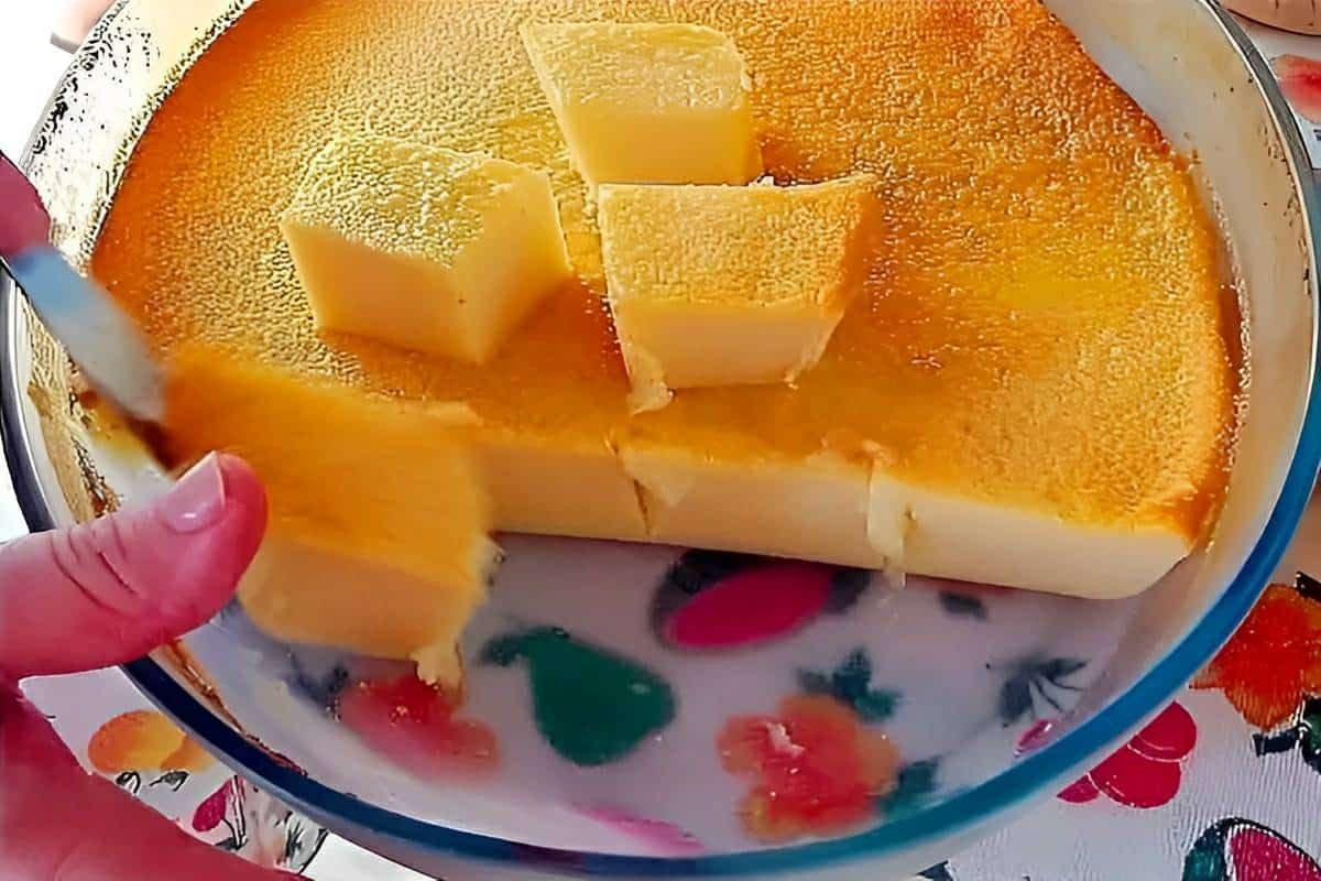 Bolo caçarola simples e fácil é só bater os ingredientes no liquidificador e assar