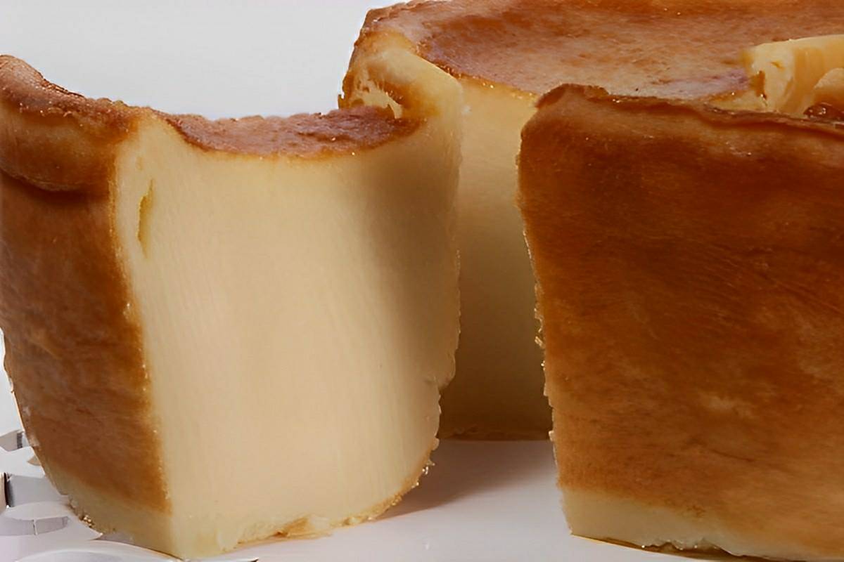 Bolo de leite um bolo tão cremoso que parece até um pudim porém simples e delicioso