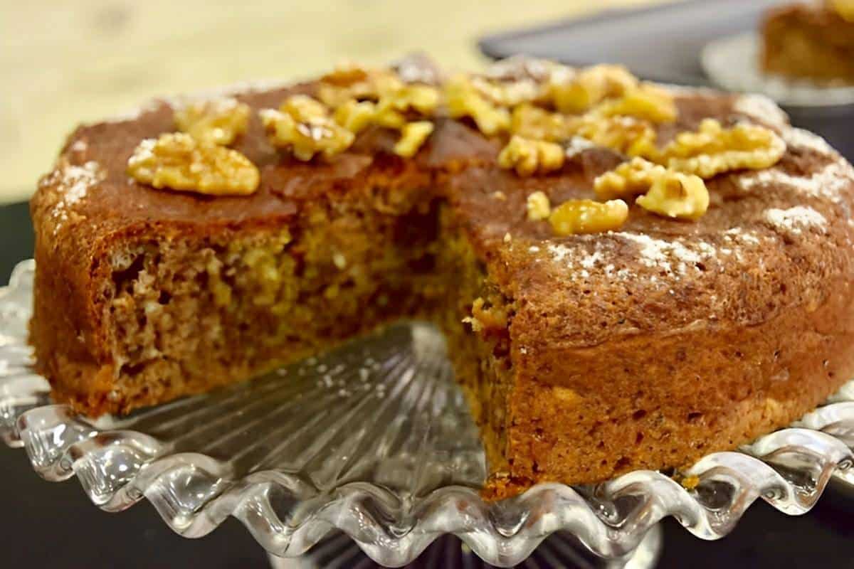 Bolo de nozes fácil um bolo requintado e ao mesmo tempo muito fácil de preparar
