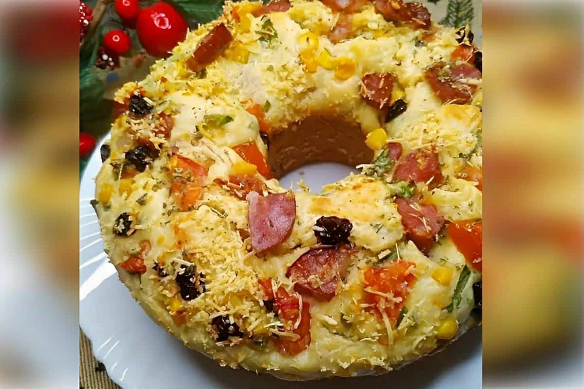 Bolo salgado com linguiça queijo e milho uma delícia perfeita para o seu lanche ou jantar