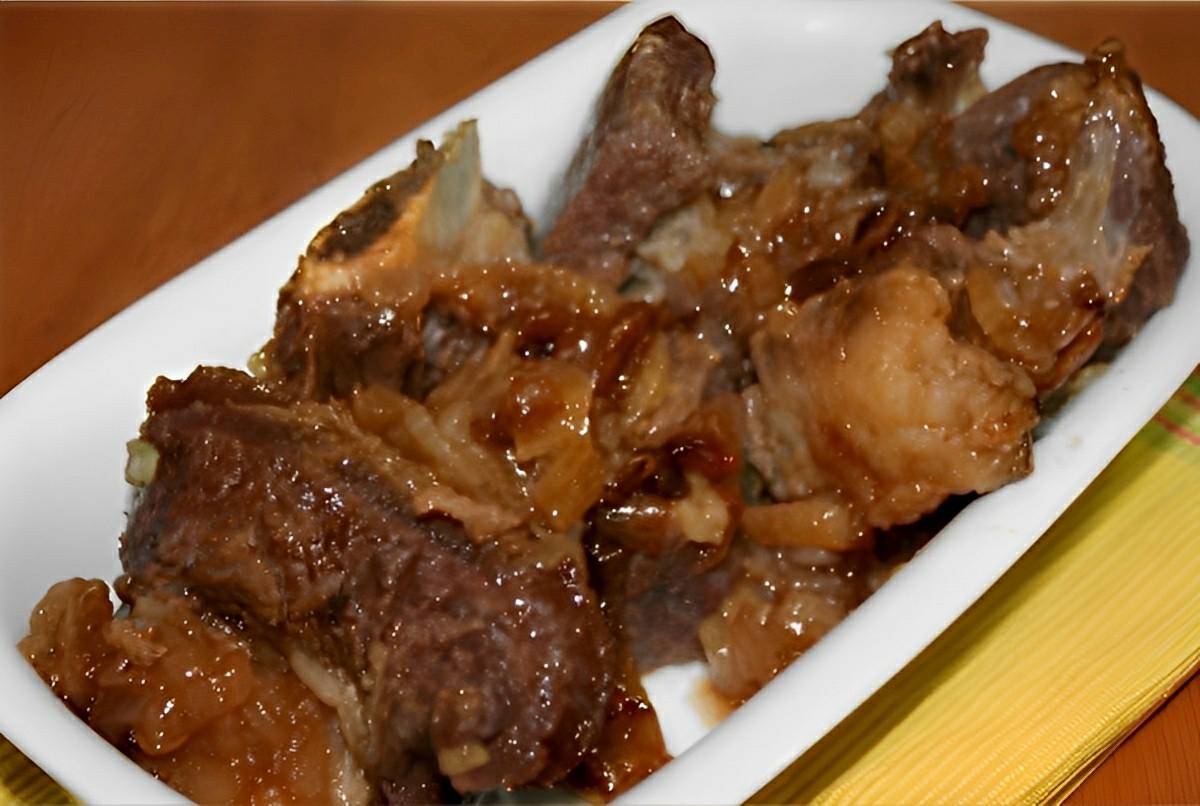 Costela na panela de pressão sem água fica tão molinha que chega a soltar dos ossos